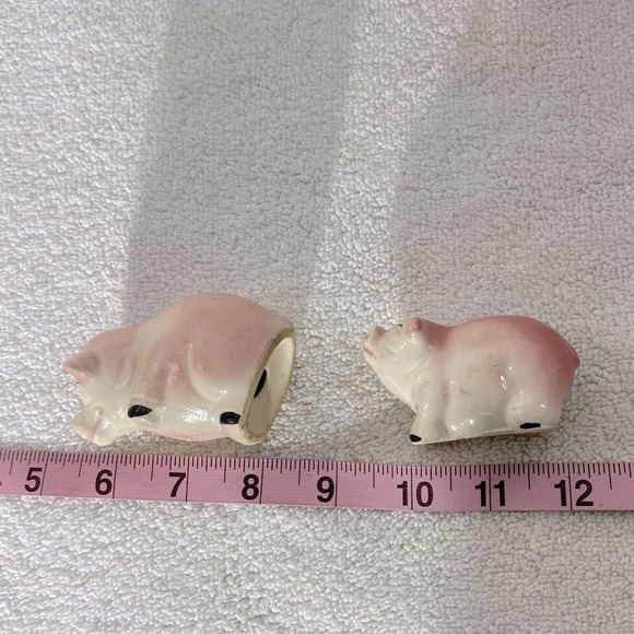 Vintage Ceramic Pigs Salt & Pepper Shakers - Picture 9 of 10
